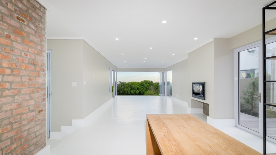 5 Bedroom Property for Sale in Le Grand Golf Estate Western Cape